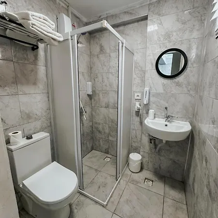 Cigli Vegas Otel *